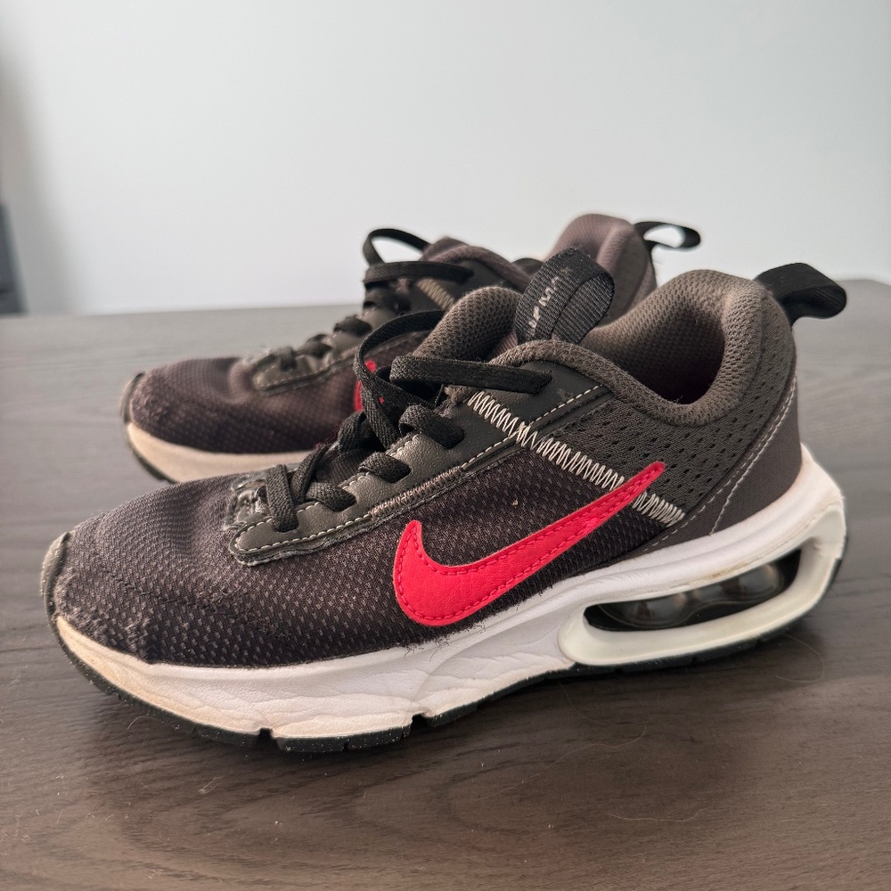 Nike‎ Big Kids Air Max INTRLK Lite Casual Sneakers from Finish Line Size 1,5Y